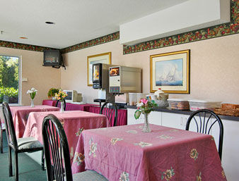 Days Inn & Suites By Wyndham Groton Near The Casinos レストラン 写真