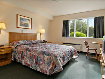 Days Inn & Suites By Wyndham Groton Near The Casinos エクステリア 写真